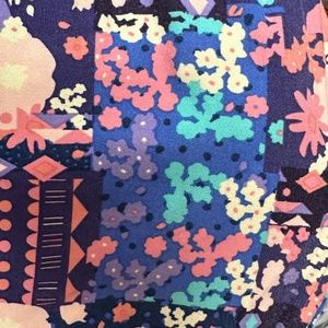 LuLaRoe TC2 Floral Leggings, worn a few times...good used condition Tall Curvy 2